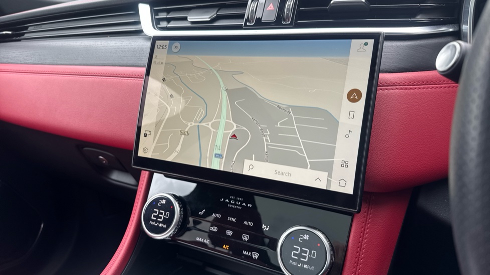 Jaguar F-Pace 2.0 D200 R-Dynamic Black 5dr Auto AWD Diesel Estate - Image 11