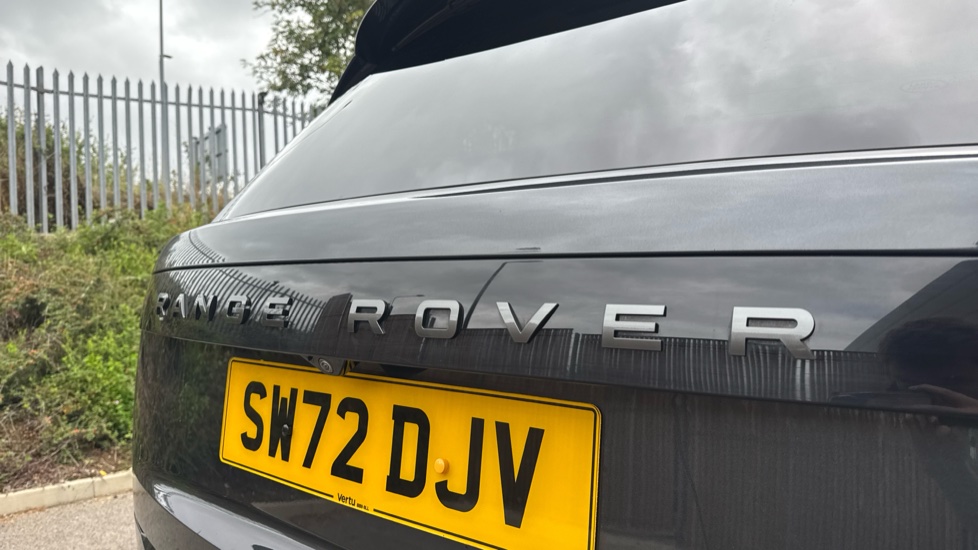 Land Rover Range Rover 3.0 P440e SE 4dr Auto Estate - Image 25