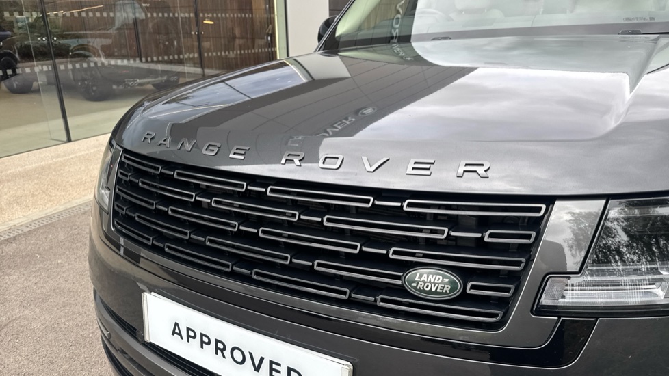 Land Rover Range Rover 3.0 P440e SE 4dr Auto Estate - Image 36