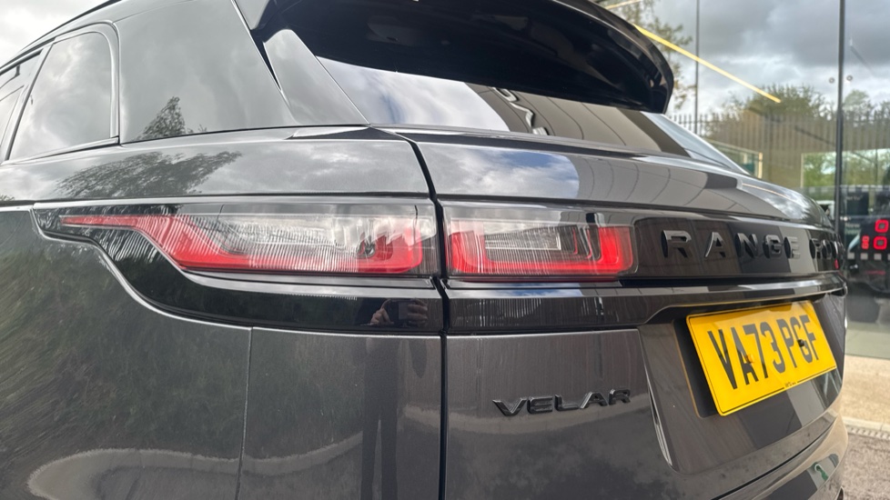 Land Rover Range Rover Velar 2.0 D200 R-Dynamic HSE 5dr Auto Diesel Estate - Image 19