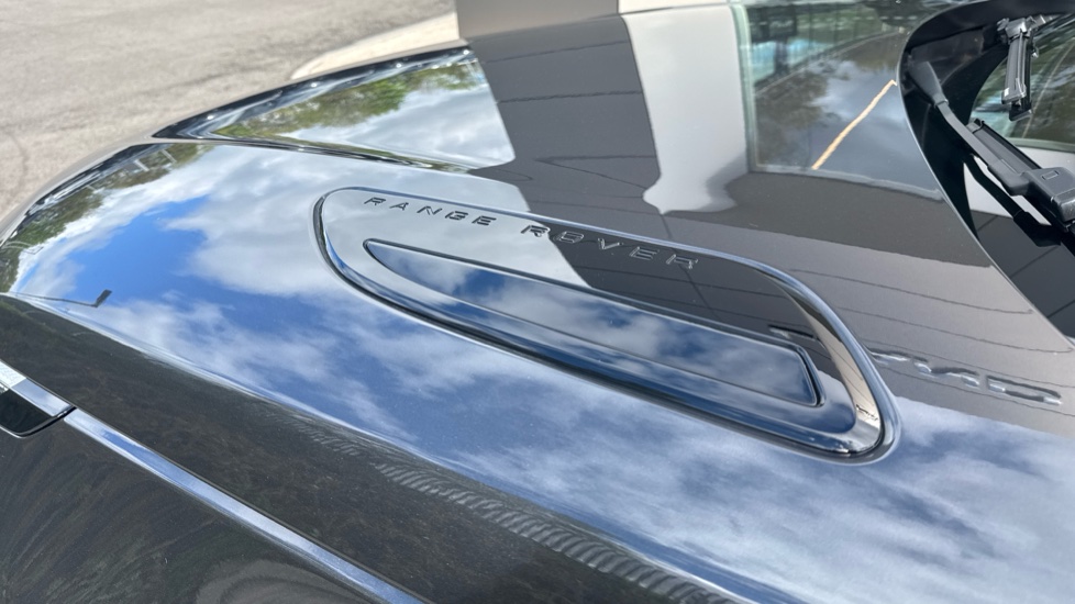 Land Rover Range Rover Velar 2.0 D200 R-Dynamic HSE 5dr Auto Diesel Estate - Image 33