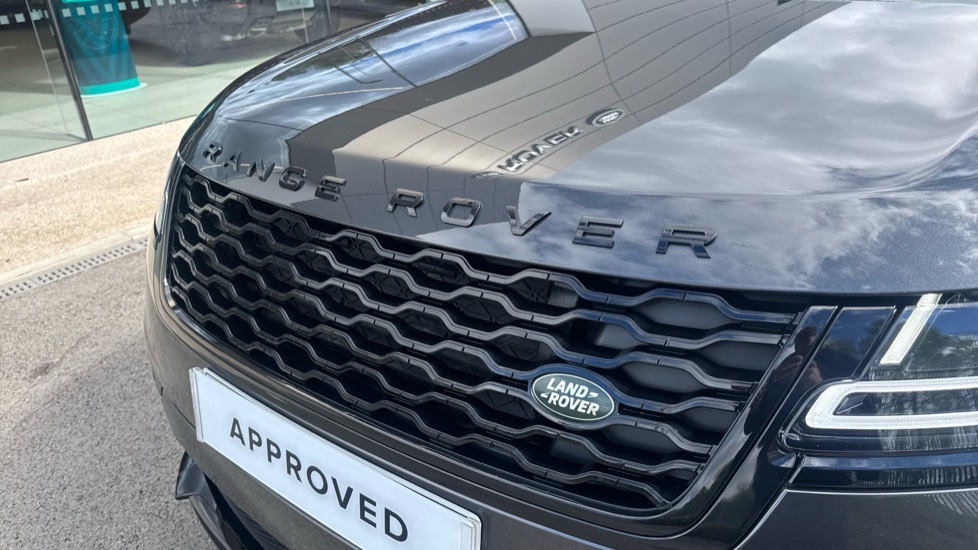 Land Rover Range Rover Velar 2.0 D200 R-Dynamic HSE 5dr Auto Diesel Estate - Image 34
