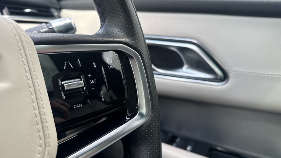Land Rover Range Rover Velar 2.0 D200 R-Dynamic HSE 5dr Auto Diesel Estate - Image 44