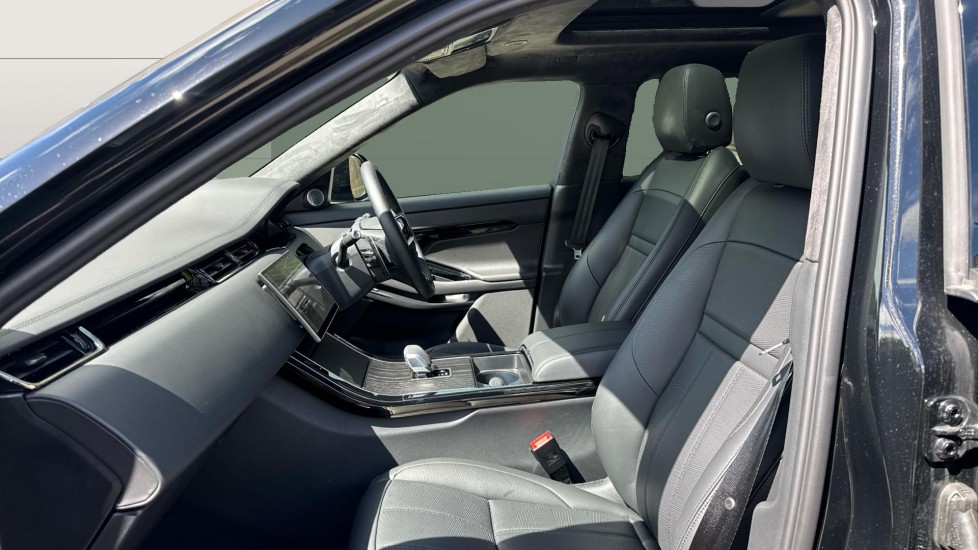 Land Rover Range Rover Evoque 2.0 D200 Autobiography 5dr Auto [Revised] Diesel Hatchback - Image 3