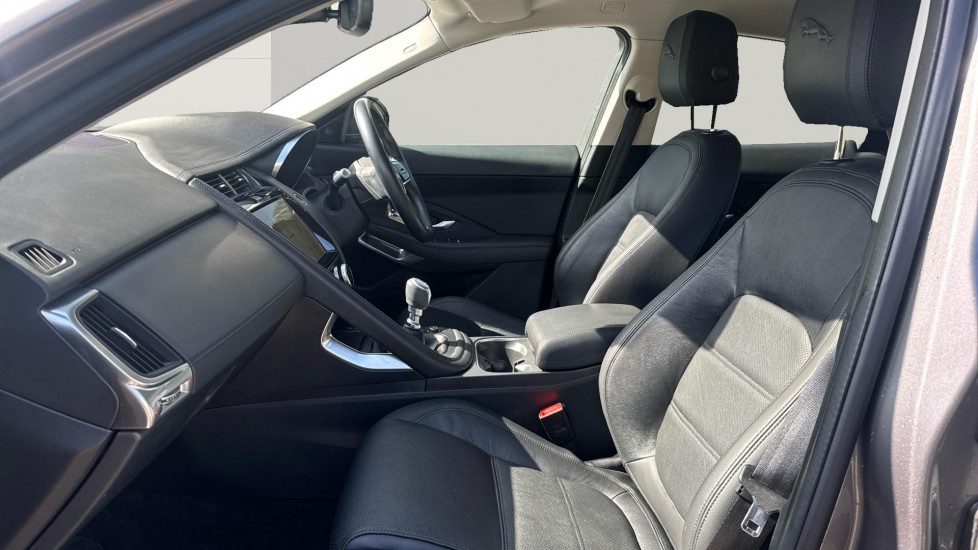 Jaguar E-Pace 2.0 D165 SE 5dr 2WD Diesel Estate - Image 3