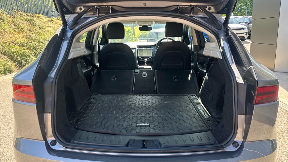 Jaguar E-Pace 2.0 D165 SE 5dr 2WD Diesel Estate - Image 10