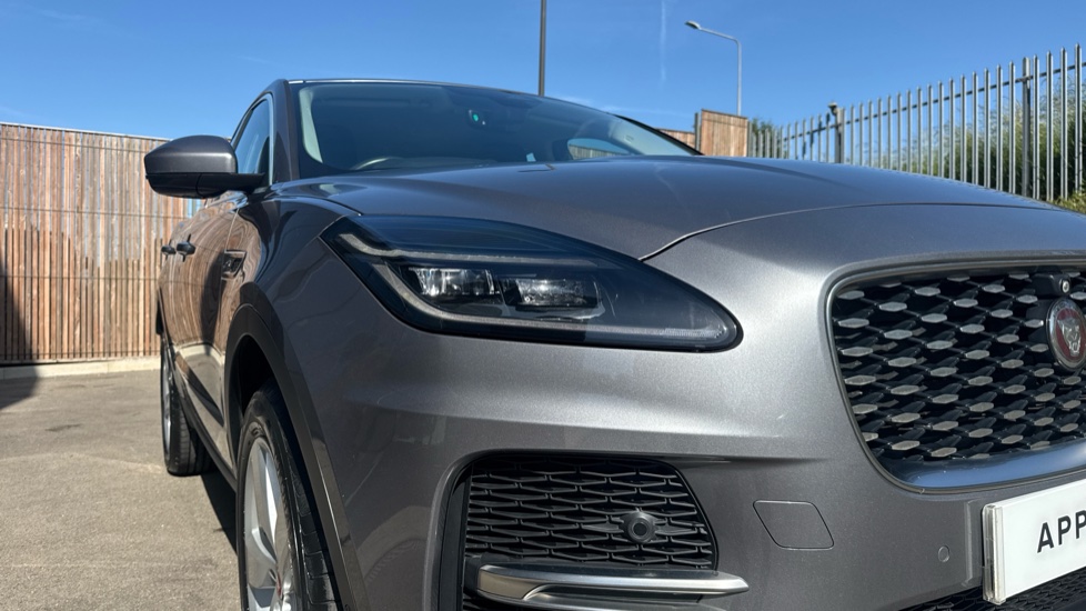 Jaguar E-Pace 2.0 D165 SE 5dr 2WD Diesel Estate - Image 17