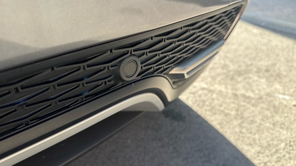 Jaguar E-Pace 2.0 D165 SE 5dr 2WD Diesel Estate - Image 26