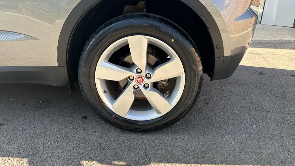 Jaguar E-Pace 2.0 D165 SE 5dr 2WD Diesel Estate - Image 28