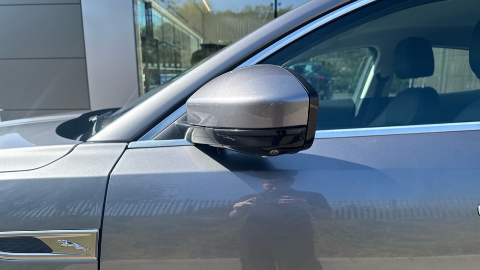 Jaguar E-Pace 2.0 D165 SE 5dr 2WD Diesel Estate - Image 29