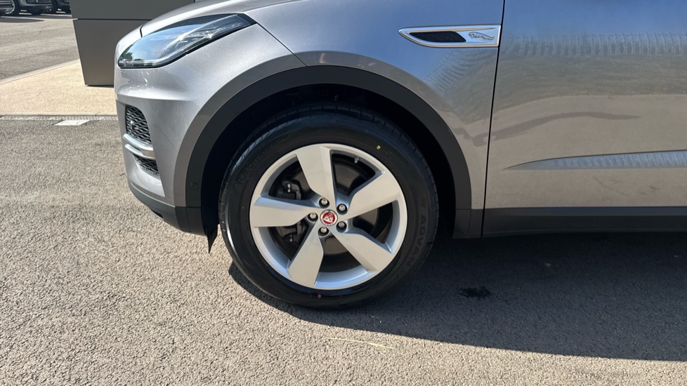 Jaguar E-Pace 2.0 D165 SE 5dr 2WD Diesel Estate - Image 31