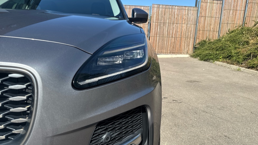 Jaguar E-Pace 2.0 D165 SE 5dr 2WD Diesel Estate - Image 33