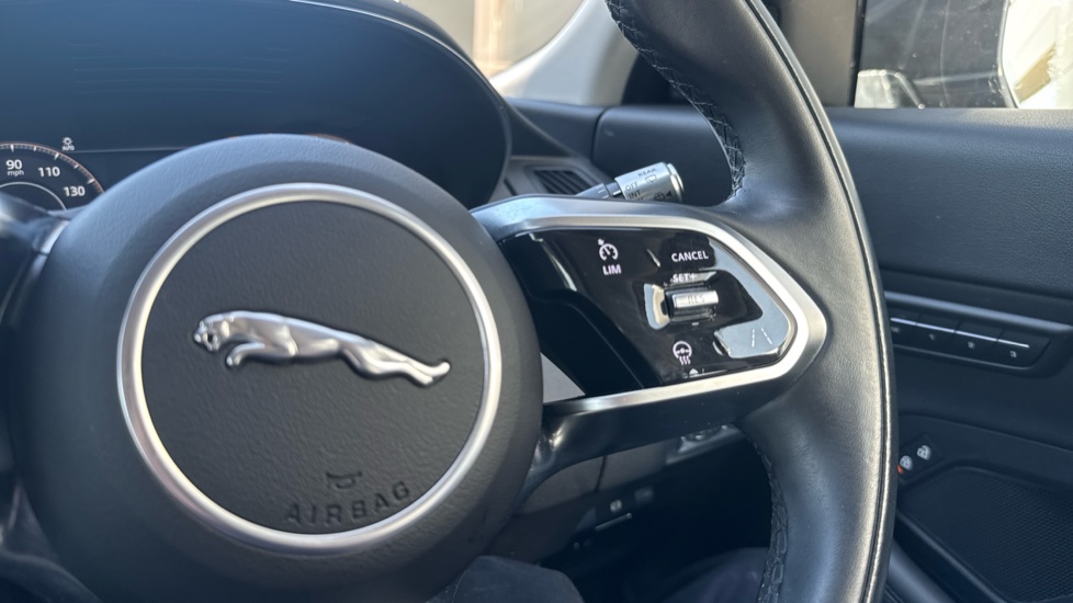 Jaguar E-Pace 2.0 D165 SE 5dr 2WD Diesel Estate - Image 42
