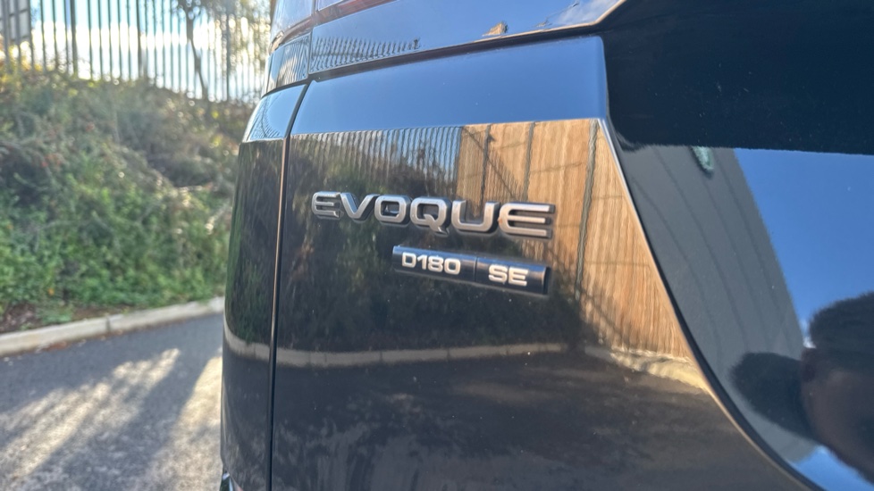 Land Rover Range Rover Evoque 2.0 D180 R-Dynamic SE 5dr Auto Diesel Hatchback - Image 27