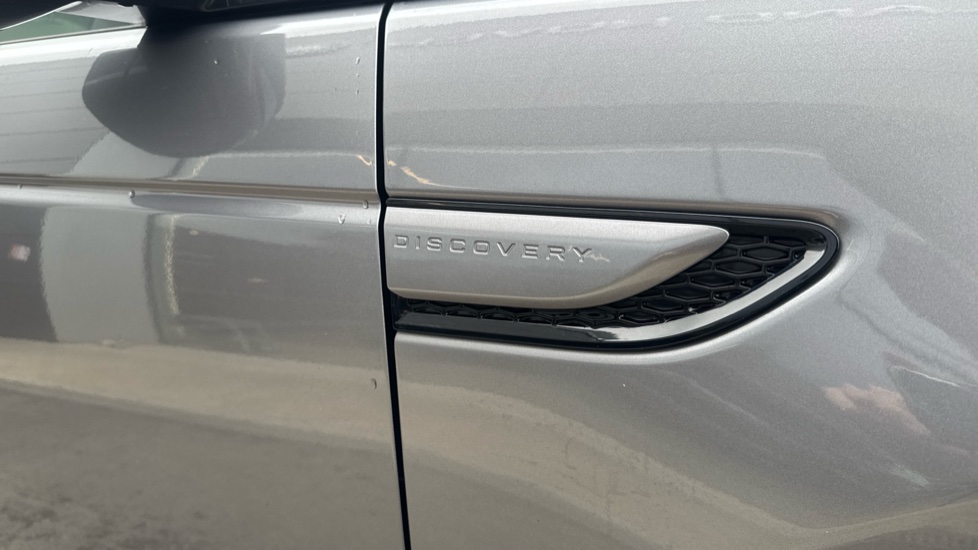 Land Rover Discovery Sport 2.0 D200 Urban Edition 5dr Auto [5 Seat] Diesel Station Wagon - Image 35