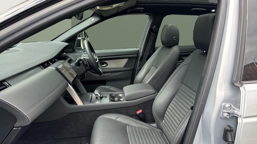 Land Rover Discovery Sport 2.0 D200 Dynamic HSE 5dr Auto [7 Seat] Diesel Station Wagon - Image 3