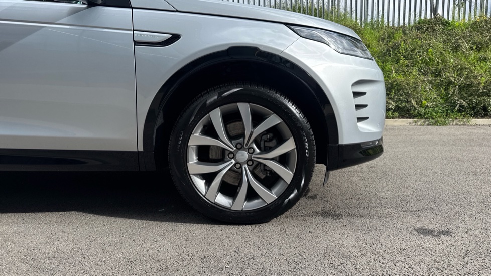 Land Rover Discovery Sport 2.0 D200 Dynamic HSE 5dr Auto [7 Seat] Diesel Station Wagon - Image 8