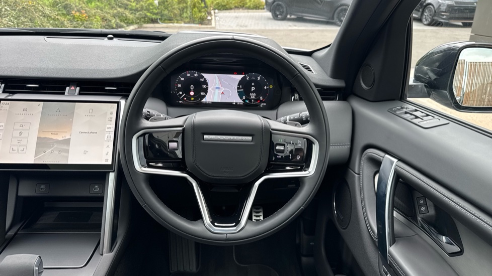 Land Rover Discovery Sport 2.0 D200 Dynamic HSE 5dr Auto [7 Seat] Diesel Station Wagon - Image 15