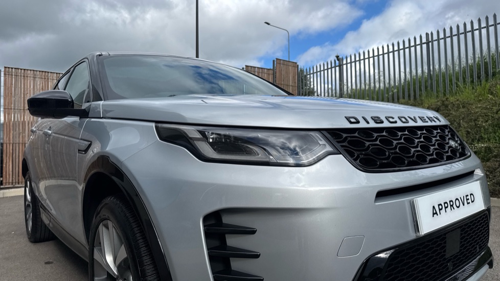 Land Rover Discovery Sport 2.0 D200 Dynamic HSE 5dr Auto [7 Seat] Diesel Station Wagon - Image 17