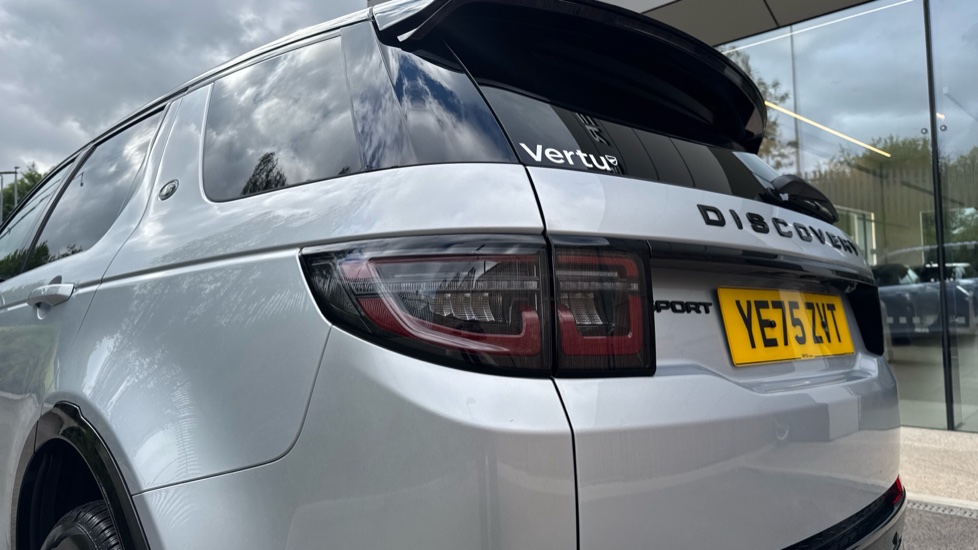 Land Rover Discovery Sport 2.0 D200 Dynamic HSE 5dr Auto [7 Seat] Diesel Station Wagon - Image 19