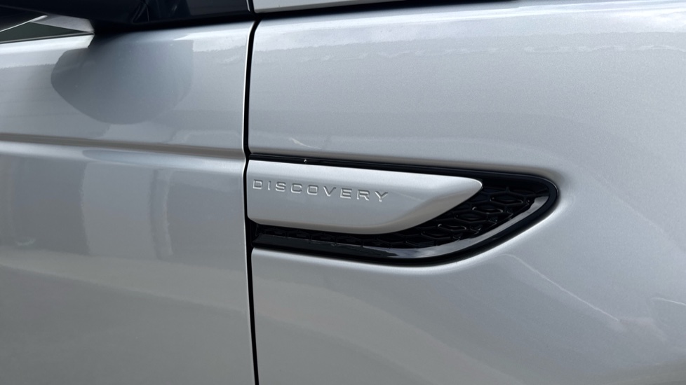 Land Rover Discovery Sport 2.0 D200 Dynamic HSE 5dr Auto [7 Seat] Diesel Station Wagon - Image 20