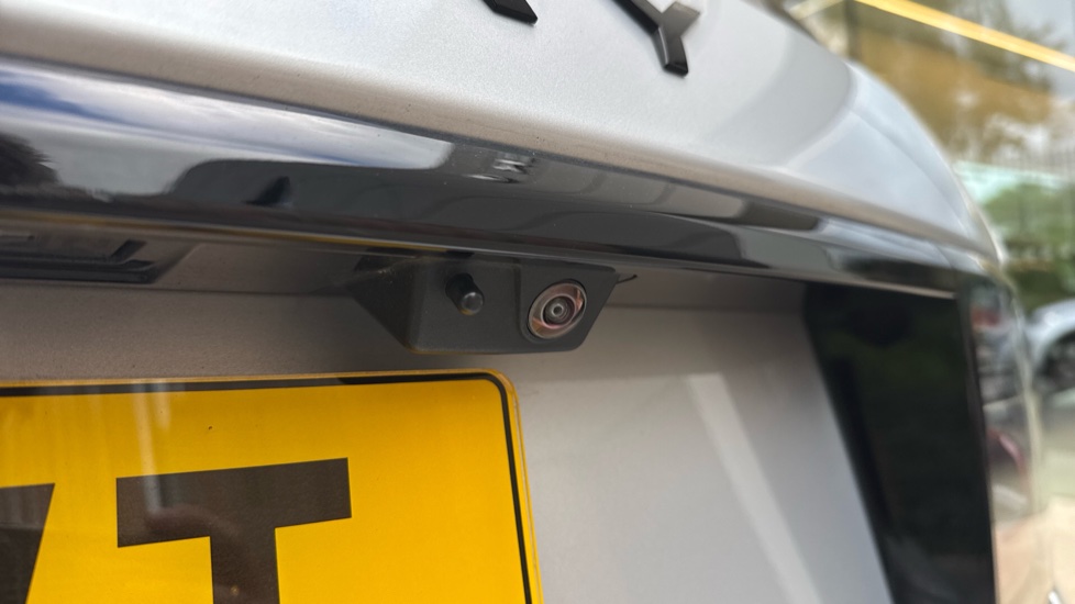 Land Rover Discovery Sport 2.0 D200 Dynamic HSE 5dr Auto [7 Seat] Diesel Station Wagon - Image 27