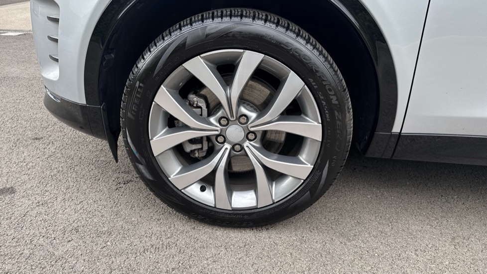 Land Rover Discovery Sport 2.0 D200 Dynamic HSE 5dr Auto [7 Seat] Diesel Station Wagon - Image 36