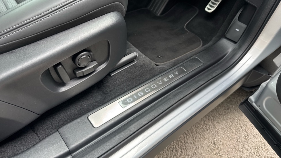Land Rover Discovery Sport 2.0 D200 Dynamic HSE 5dr Auto [7 Seat] Diesel Station Wagon - Image 50