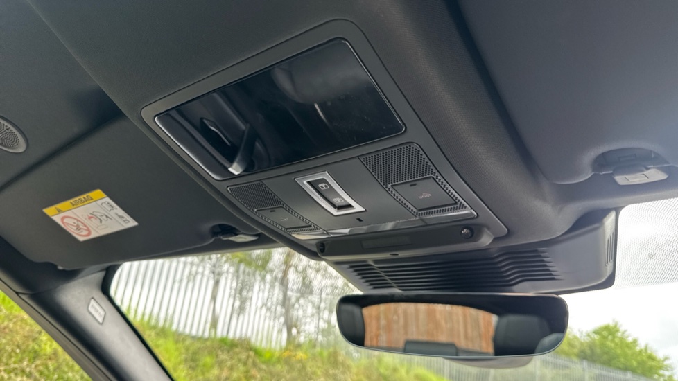 Land Rover Discovery Sport 2.0 D200 Dynamic HSE 5dr Auto [7 Seat] Diesel Station Wagon - Image 55