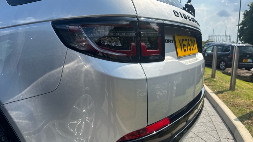 Land Rover Discovery Sport 2.0 D200 Dynamic HSE 5dr Auto [7 Seat] Diesel Station Wagon - Image 71