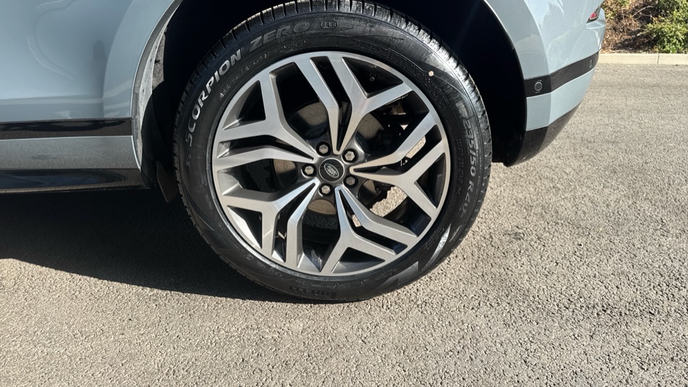 Land Rover Range Rover Evoque 2.0 P250 First Edition 5dr Auto Petrol Hatchback - Image 31