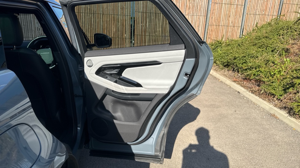 Land Rover Range Rover Evoque 2.0 P250 First Edition 5dr Auto Petrol Hatchback - Image 39