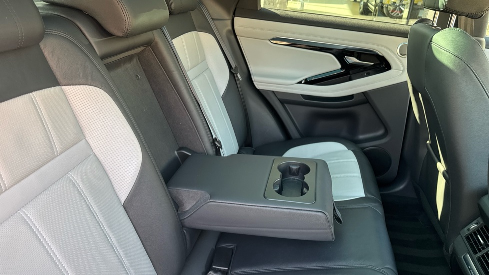 Land Rover Range Rover Evoque 2.0 P250 First Edition 5dr Auto Petrol Hatchback - Image 41