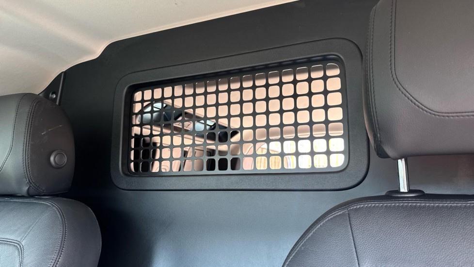 Land Rover Defender 110 Diesel 3.0 D250 Hard Top SE Auto - Image 4