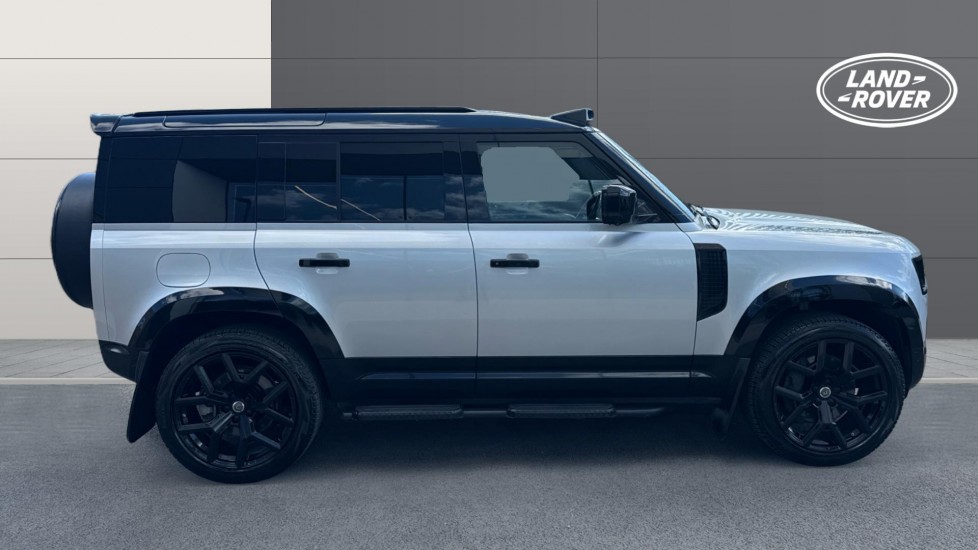 Land Rover Defender 110 Diesel 3.0 D250 Hard Top SE Auto - Image 5