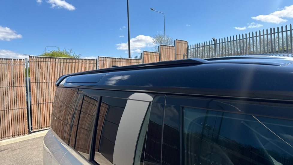 Land Rover Defender 110 Diesel 3.0 D250 Hard Top SE Auto - Image 22
