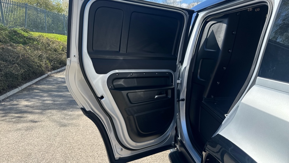 Land Rover Defender 110 Diesel 3.0 D250 Hard Top SE Auto - Image 36