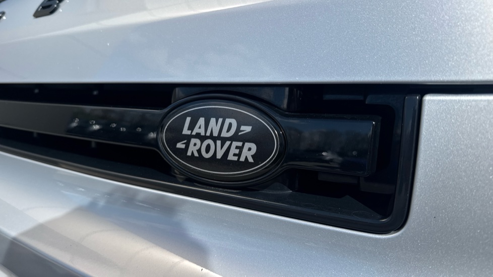 Land Rover Defender 110 Diesel 3.0 D250 Hard Top SE Auto - Image 44