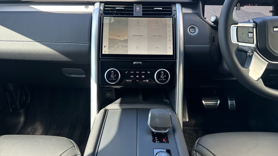 Land Rover Discovery 3.0 D350 Dynamic HSE 5dr Auto Diesel Station Wagon - Image 14