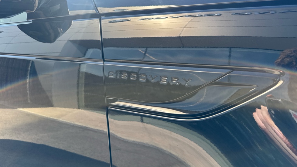 Land Rover Discovery 3.0 D350 Dynamic HSE 5dr Auto Diesel Station Wagon - Image 20