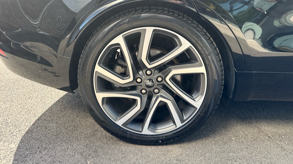 Land Rover Discovery 3.0 D350 Dynamic HSE 5dr Auto Diesel Station Wagon - Image 25