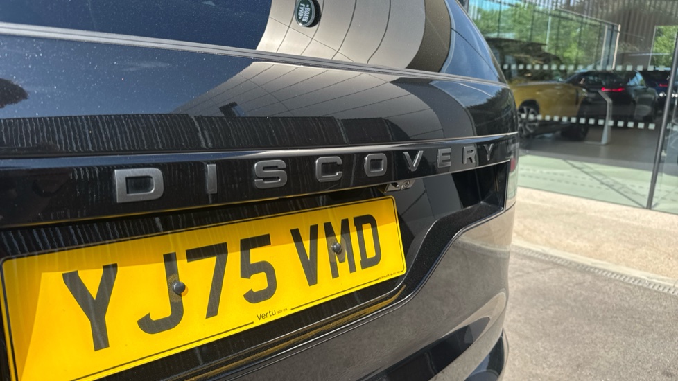 Land Rover Discovery 3.0 D350 Dynamic HSE 5dr Auto Diesel Station Wagon - Image 26