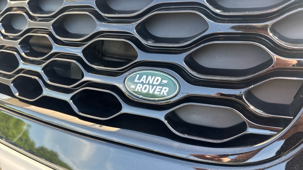 Land Rover Discovery 3.0 D350 Dynamic HSE 5dr Auto Diesel Station Wagon - Image 37