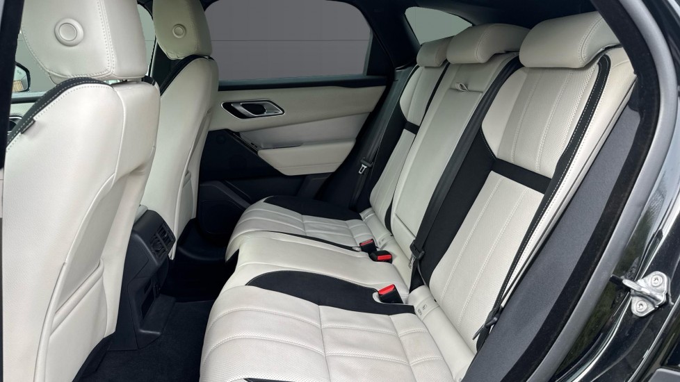Land Rover Range Rover Velar 2.0 D200 R-Dynamic SE 5dr Auto Diesel Estate - Image 4