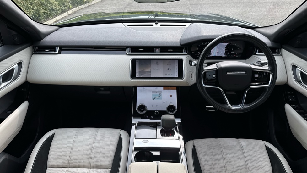 Land Rover Range Rover Velar 2.0 D200 R-Dynamic SE 5dr Auto Diesel Estate - Image 9