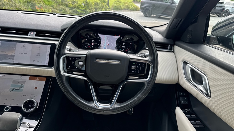 Land Rover Range Rover Velar 2.0 D200 R-Dynamic SE 5dr Auto Diesel Estate - Image 15