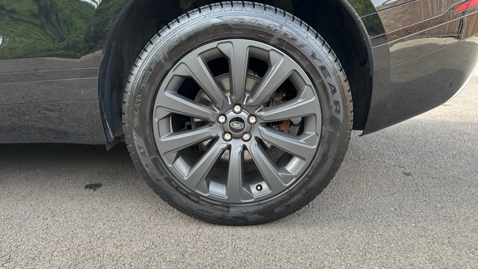 Land Rover Range Rover Velar 2.0 D200 R-Dynamic SE 5dr Auto Diesel Estate - Image 31
