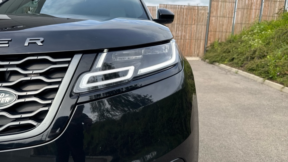 Land Rover Range Rover Velar 2.0 D200 R-Dynamic SE 5dr Auto Diesel Estate - Image 36
