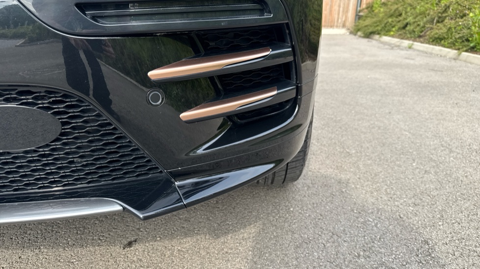 Land Rover Range Rover Velar 2.0 D200 R-Dynamic SE 5dr Auto Diesel Estate - Image 37