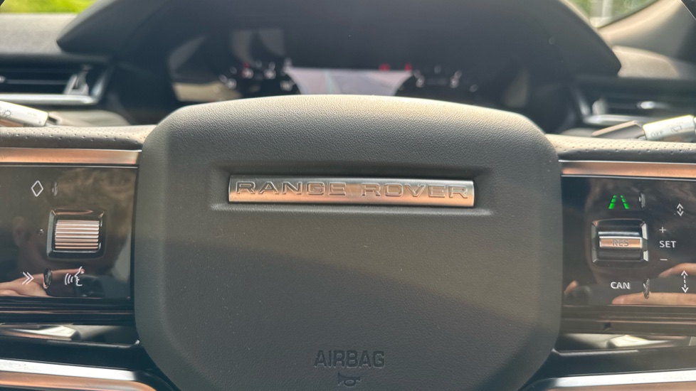 Land Rover Range Rover Velar 2.0 D200 R-Dynamic SE 5dr Auto Diesel Estate - Image 47